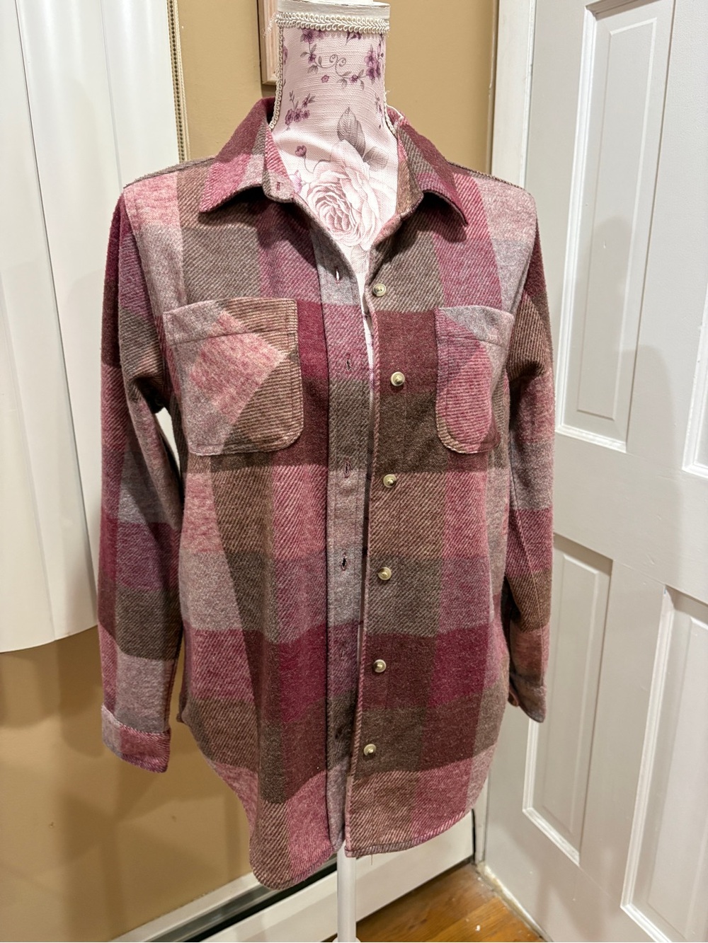 beachlunchlounge Pink and Brown Plaid Utility jacket size xs